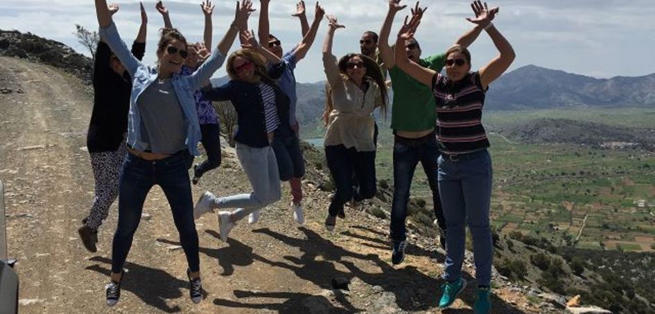 News: (K)ein normaler Famtrip: Was verbindet Fluglösungen und Gemälde?