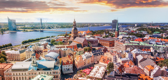 Riga: Flugmanöver mit den Baltic Bees