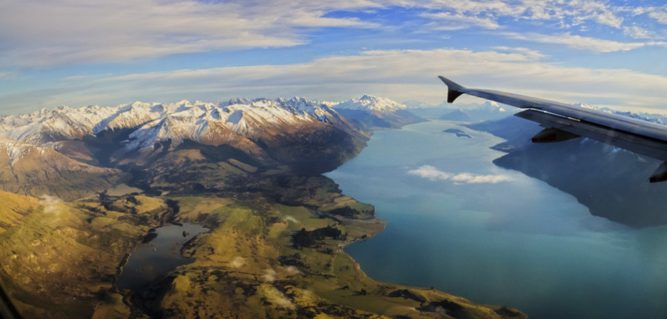 Quais aterrissagens lhes dão memórias únicas? Qual o assento oferece a melhor vista? A equipe da Pro Sky possui o seu escritório em acima das nuvens e sabe quais destinos levam os passageiros a suspir
